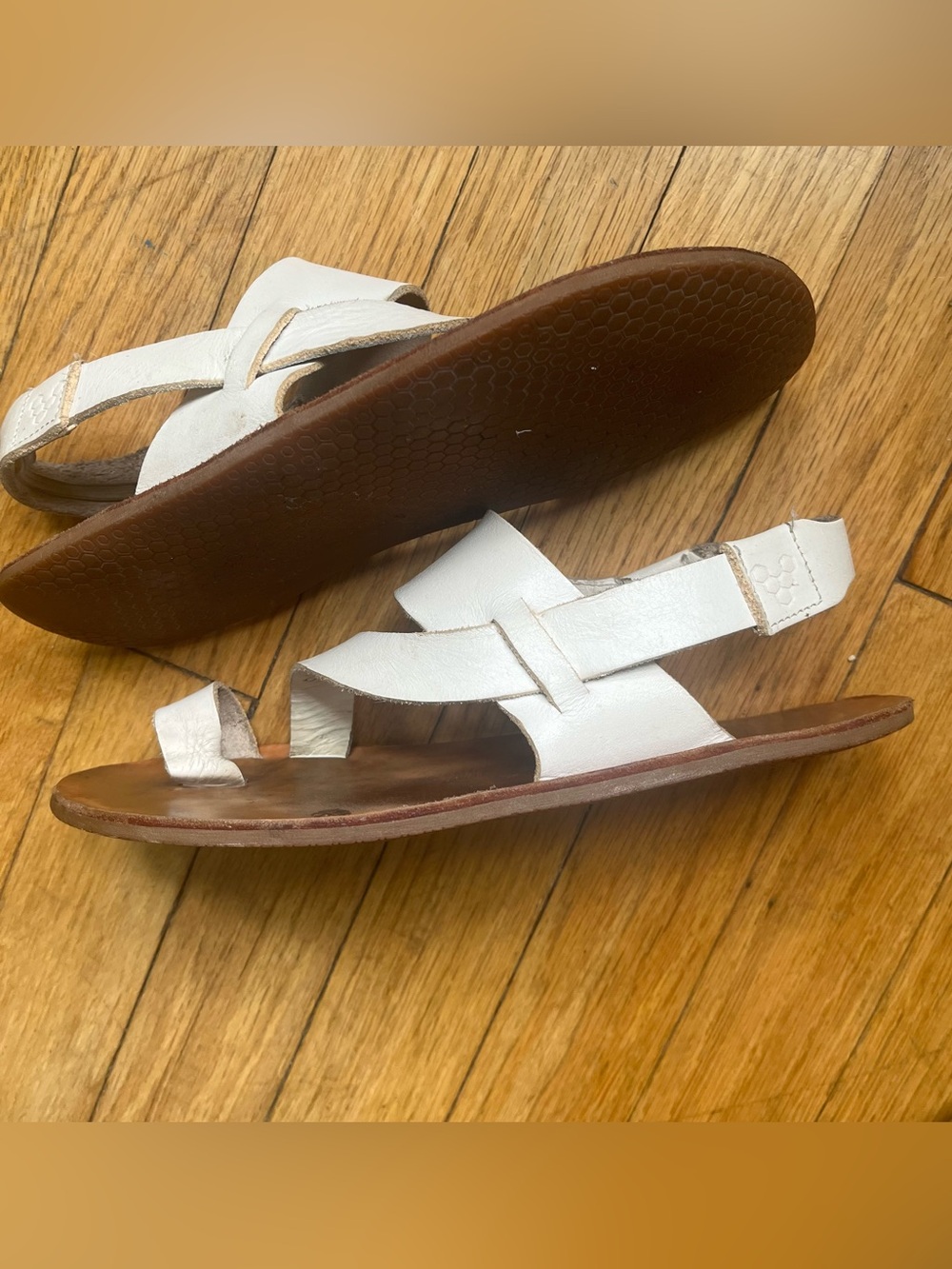 Vivobarefoot Off White Leather Sandals